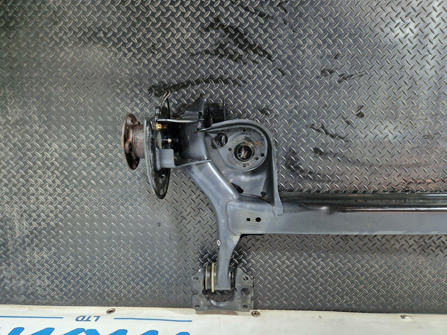 19-ON MERCEDES CLA E250e C118 GENUINE REAR AXLE WITH WHEEL BEARING 11858413000