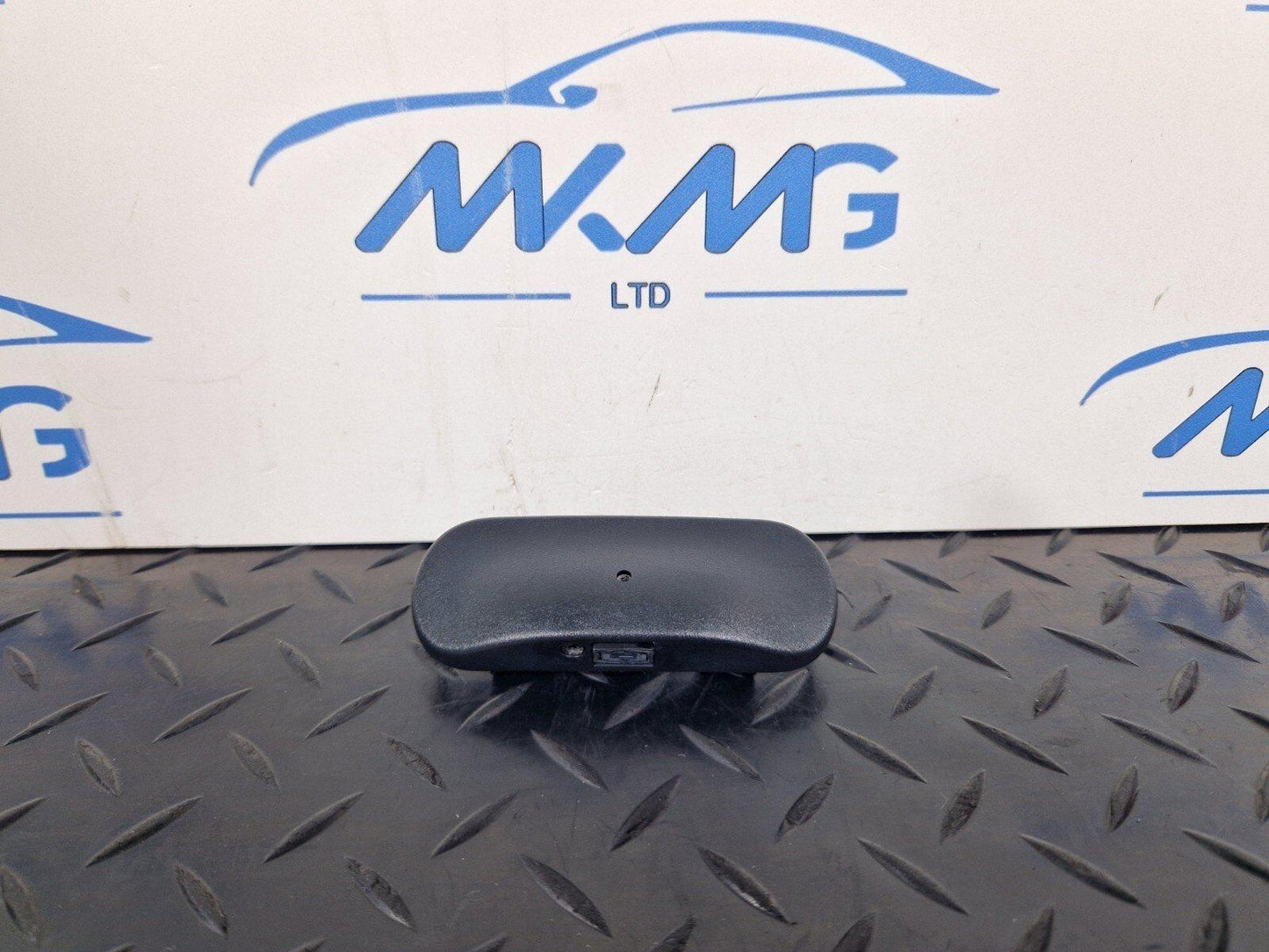 16-23 AUDI S5 COUPE GENUINE FRONT WINDSCREEN WASHER JET SPRAY 8W6955987A