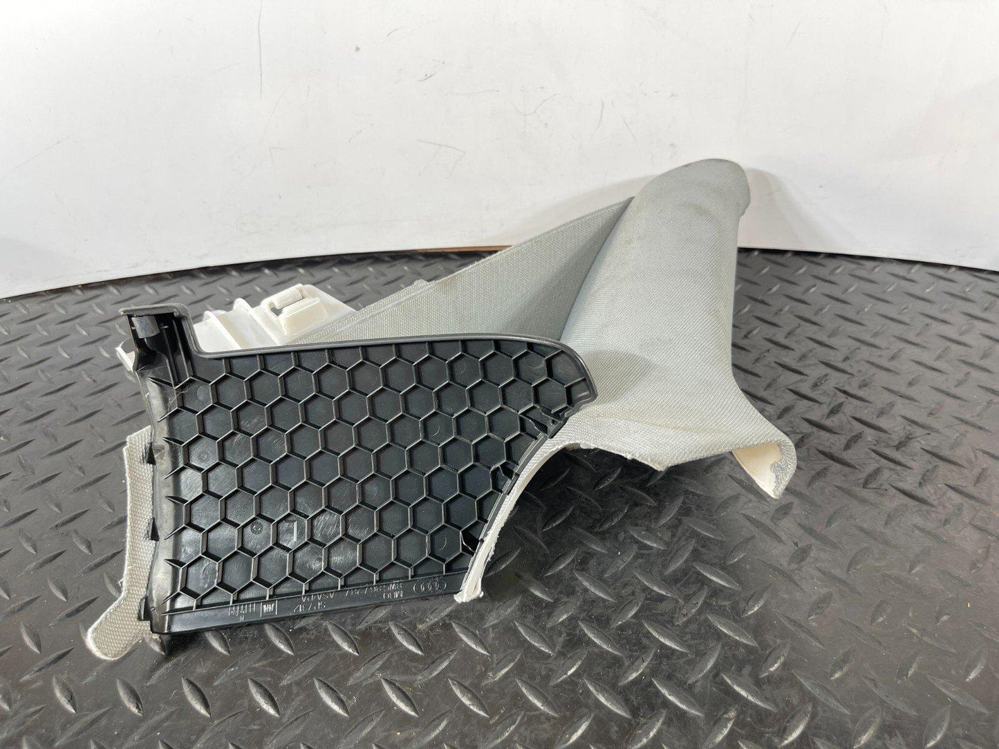 16-19 AUDI A4 B9 SALOON GENUINE REAR LEFT N/S C-PILLAR COMPLETE TRIM 8W5867287A