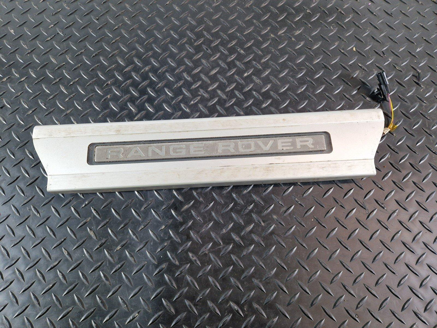 13-23 RANGE ROVER SPORT L494 DOOR ENTRY STEP SILL TRIM FRONT LEFT CPLA-13201-CB