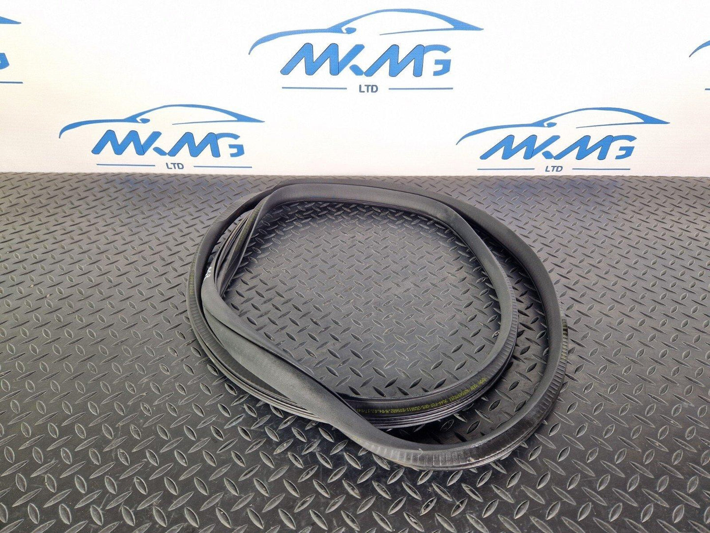 14-21 MERCEDES BENZ C200d W205 LEFT & RIGHT REAR DOOR SEAL GASKET A2056970251