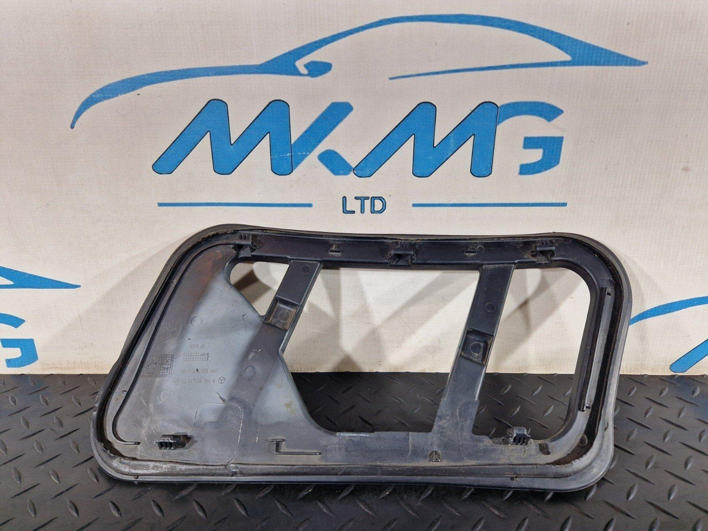11-19 MERCEDES BENZ ML W166 LEFT SIDE N/S BONNET TRIM COVER PANEL A1668801105