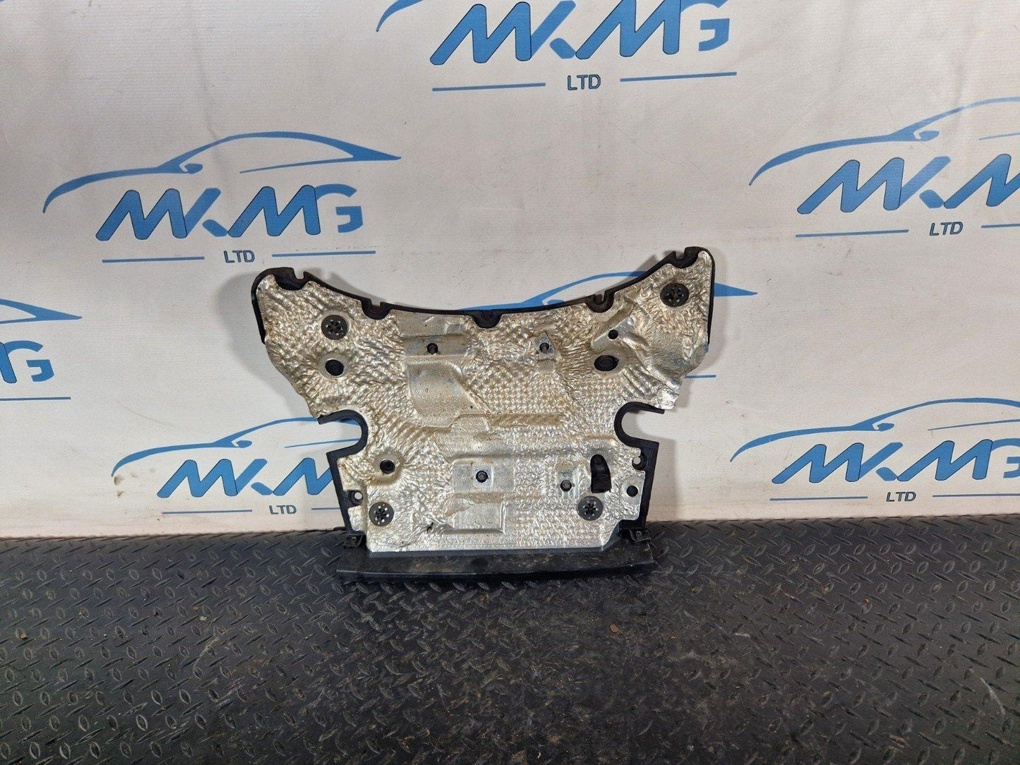 10-18 VW TOUAREG 7P GENUINE CENTRE ENGINE HEAT SHIELD COVER 7P5819523