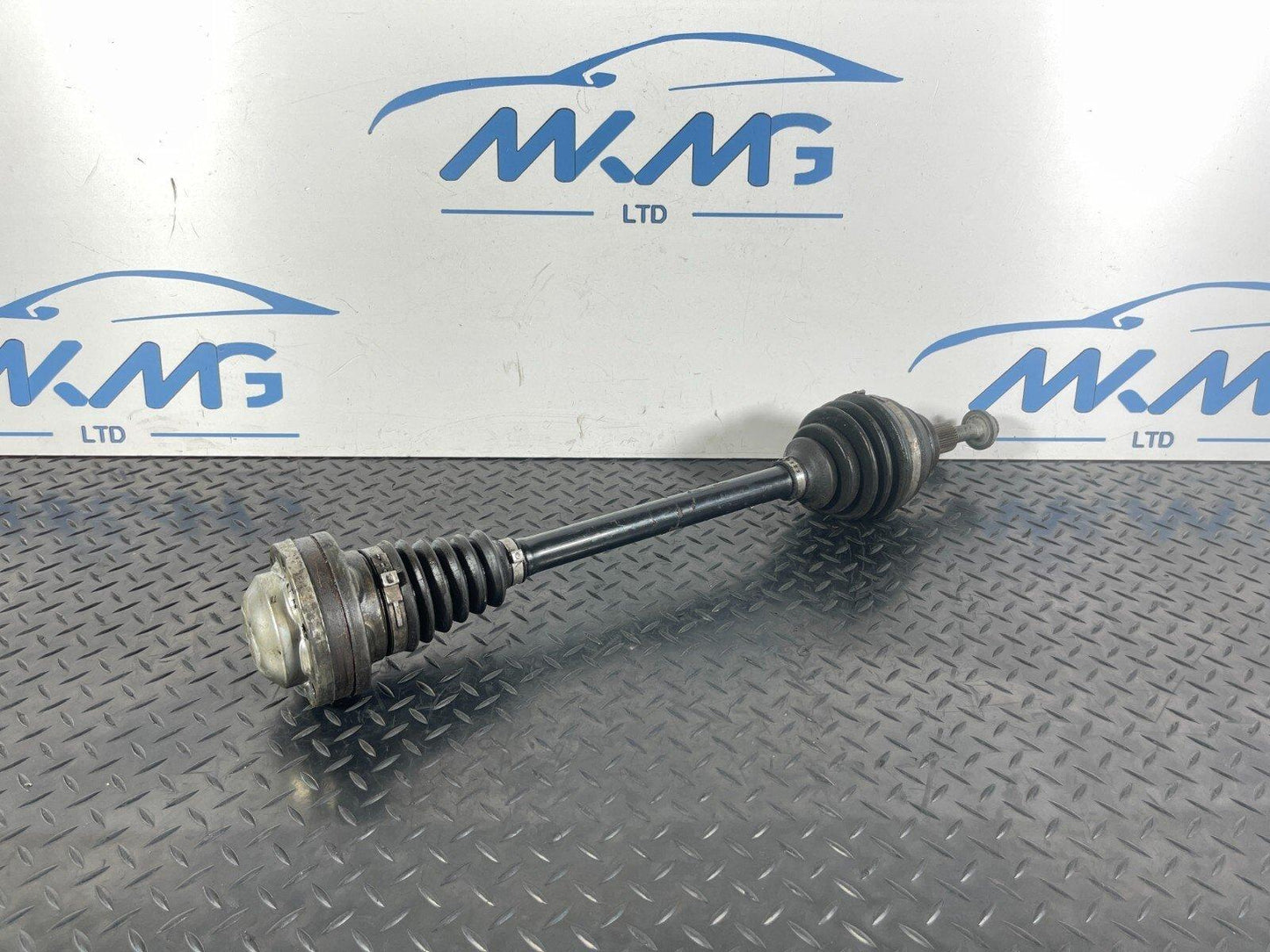 17-20 VW GOLF MK7.5 GENUINE FRONT LEFT PASSENGER SIDE  DRIVESHAFT 5QE407271B