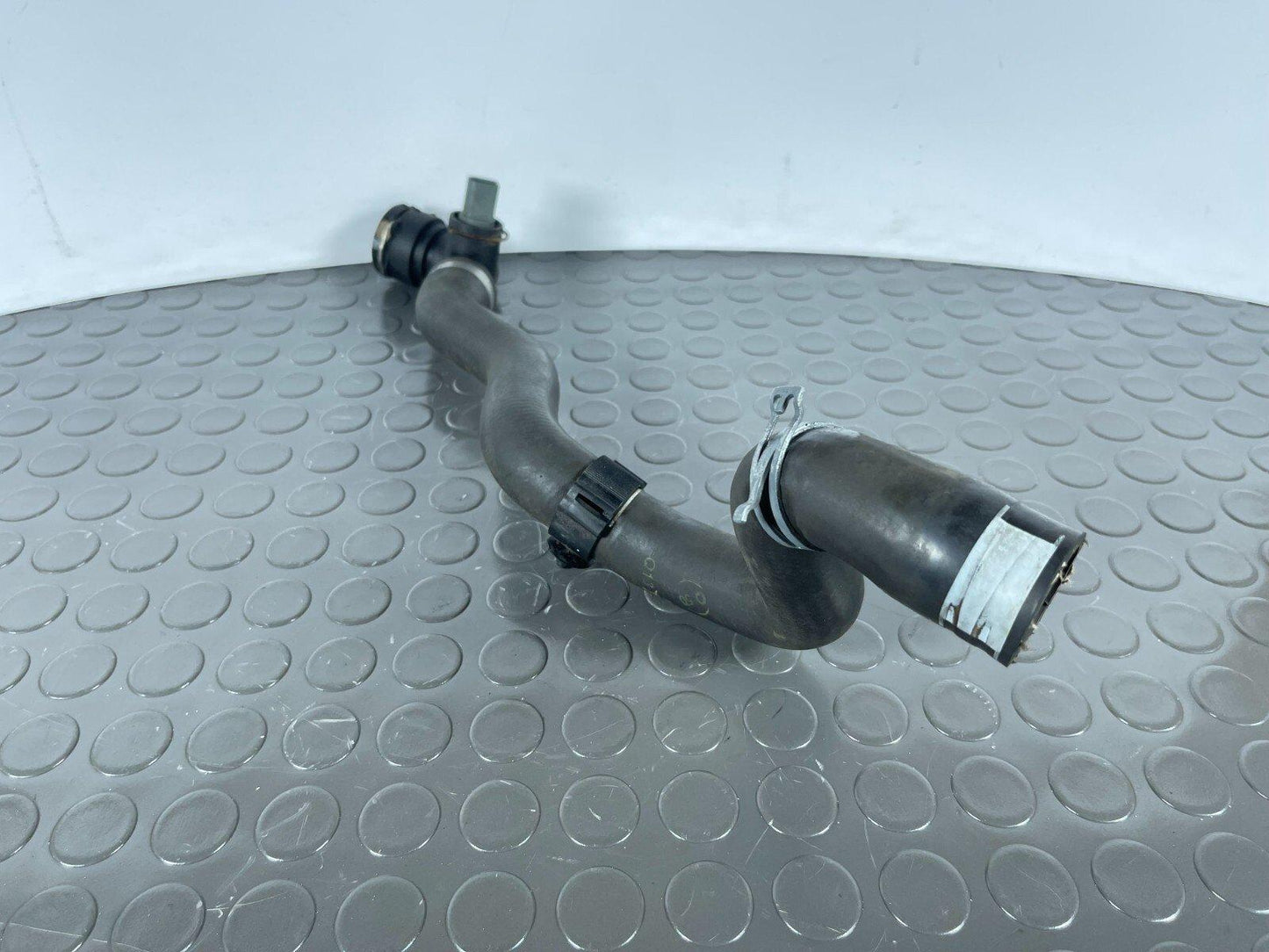 16-19 AUDI A4 B9 SALOON GENUINE 1.4 TFSI WATER COOLANT PIPE HOSE 8W0122055P