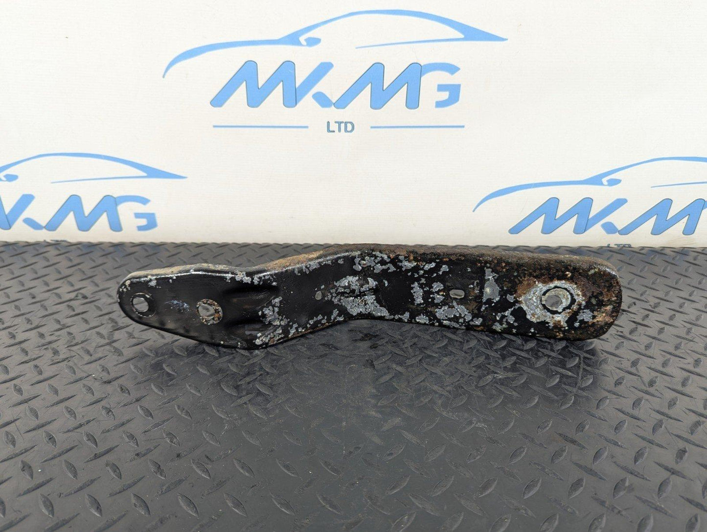 14-19 LAND ROVER L550 DISCOVERY SPORT AIR INTAKE MANIFOLD MOUNT BRACKET