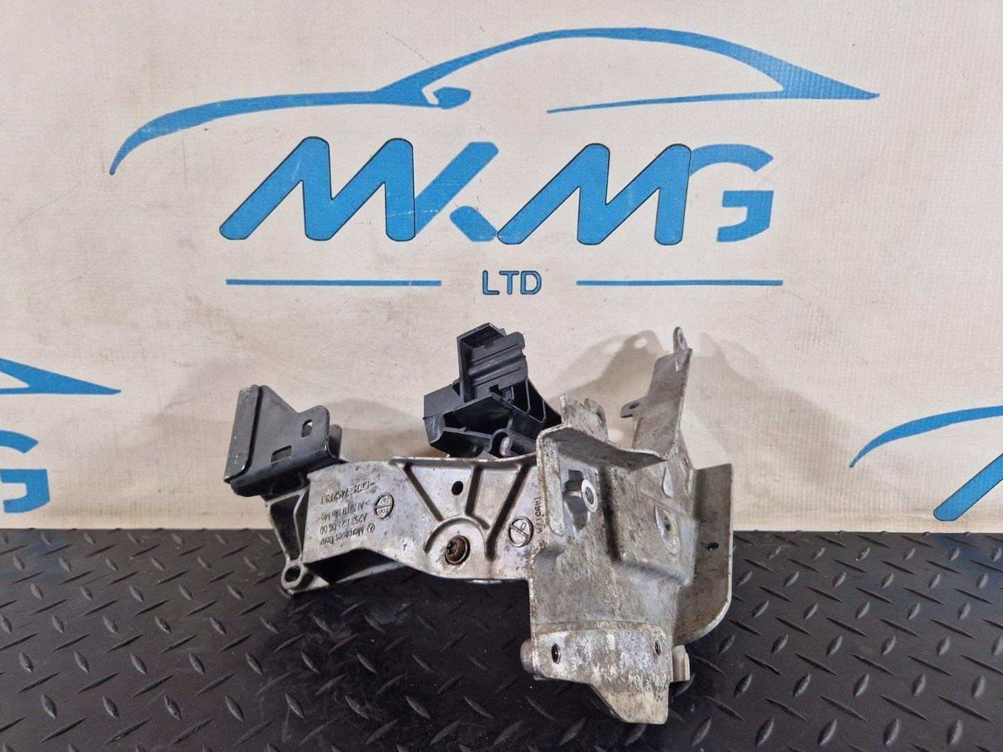 16-22 MERCEDES BENZ X253 FRONT LEFT SIDE RADIATOR BRACKET A2536210600