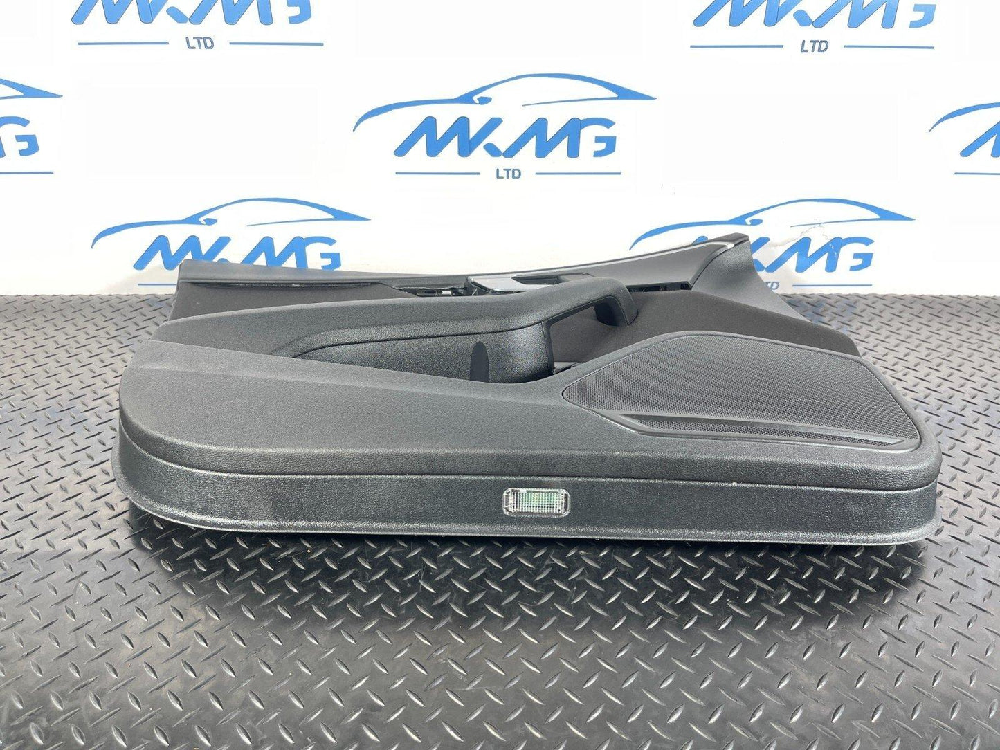 16-19 AUDI A4 B9 AVANT GENUINE FRONT PASSENGER SIDE DOOR CARD PANEL 8W0867133