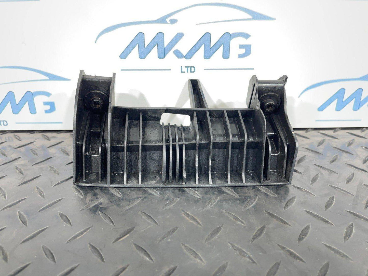 14-21 BMW 2 SERIES F45 F46 FRONT PASSENGER SIDE HEADLIGHT BRACKET 1301336177