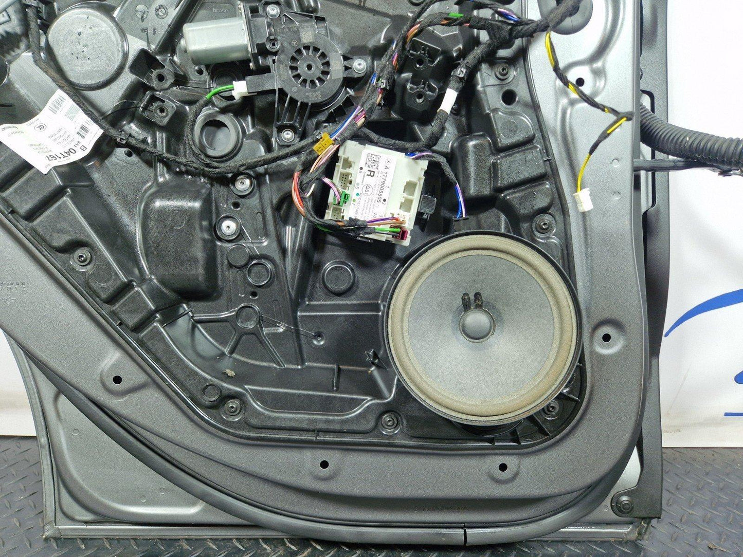 19-ON MERCEDES BENZ B CLASS W247 REAR LEFT N/S COMPLETE DOOR IN GREY 787
