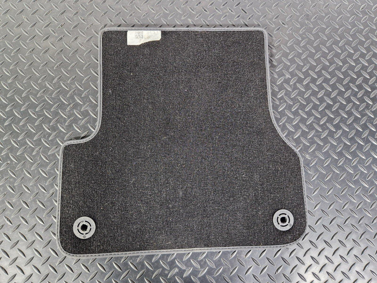 15-18 AUDI A7 4G GENUINE SET OF 2 REAR RIGHT & LEFT FLOOR BLACK MATS 4G0864450