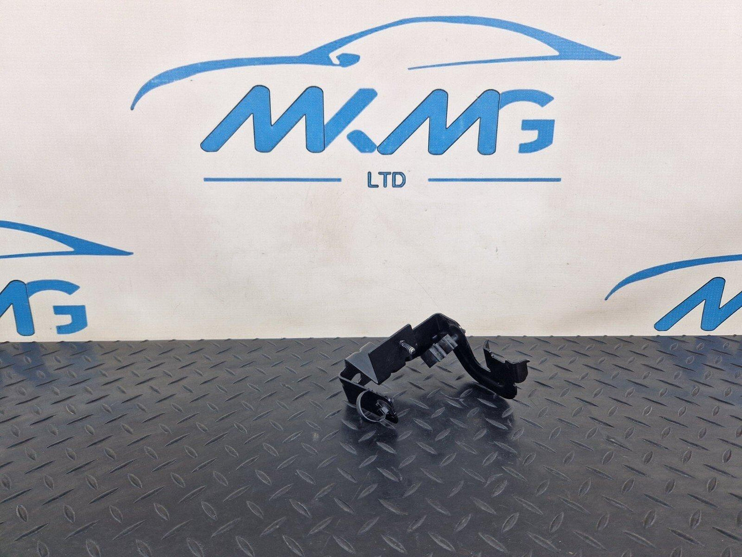18-ON MERCEDES SPRINTER W907 W910 FIREWALL HOLDER BRACKET A9108301801