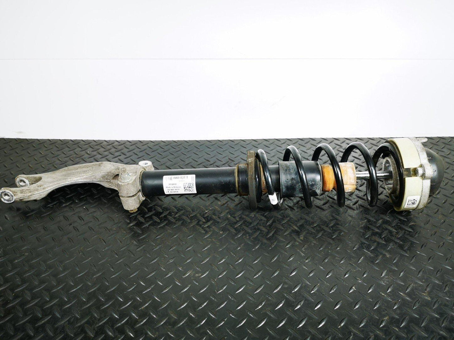 16-19 AUDI A4 B9 GENUINE FRONT RIGHT O/S SHOCK ABSORBER 8W0413031T 8W0031T