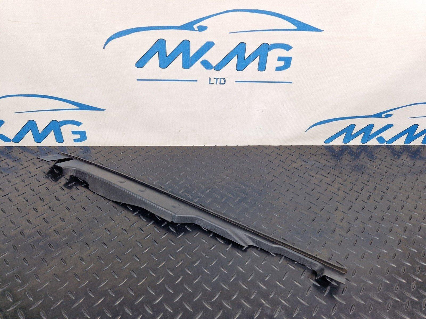 16-23 AUDI S5 COUPE GENUINE RIGHT FENDER PROTECTION COVER 8W6820582E