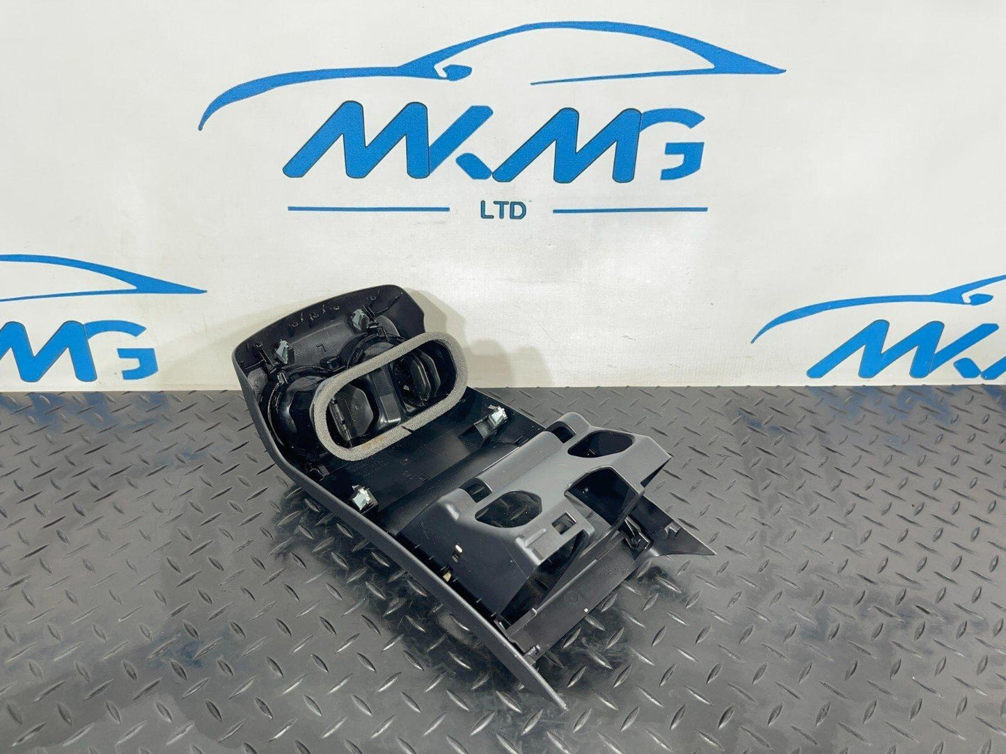 19-ON MERCEDES A CLASS W177 V177 CENTRE CONSOLE REAR AIR VENTS A1776803701