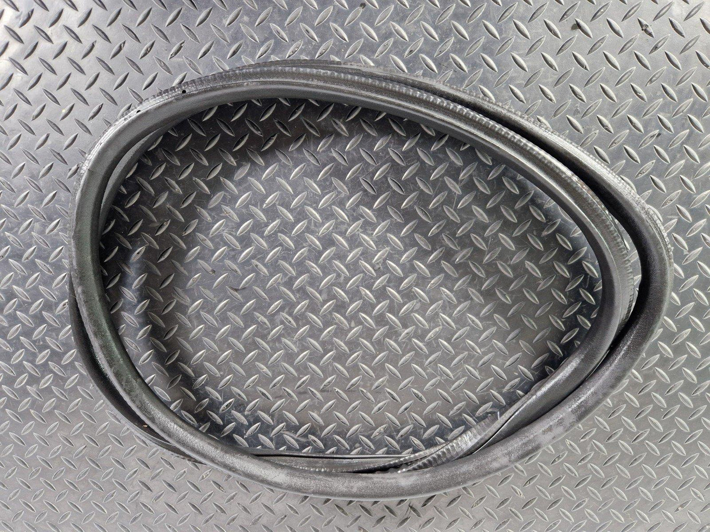 MERCEDES W177 A CLASS REAR DOOR RUBBER SEAL FITS LEFT & RIGHT SIDE A1776920300