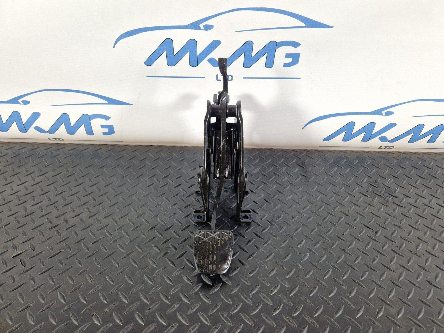 18-ON MERCEDES BENZ SPRINTER W907 BRAKE PEDAL ASSEMBLY A9102900000
