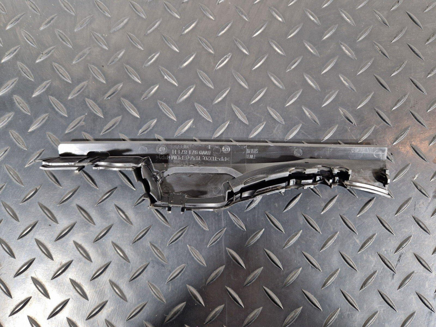 16-24 AUDI A5 F5 WIPER MOTOR COVER TRIM 8W0971871H