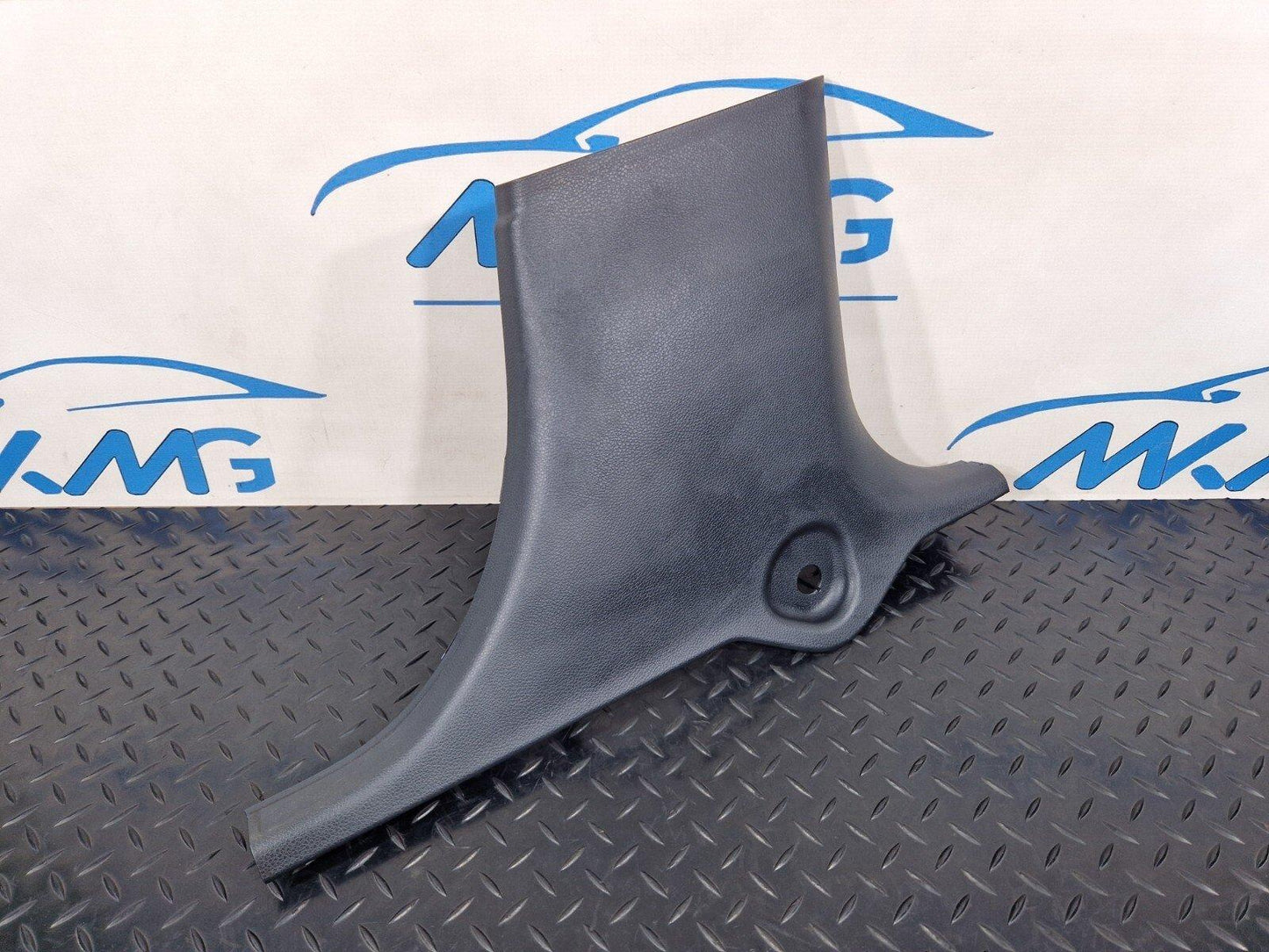 14-20 MERCEDES GLA X156 GENUINE DRIVER SIDE N/S LOWER B-PILLAR TRIM A1766920200