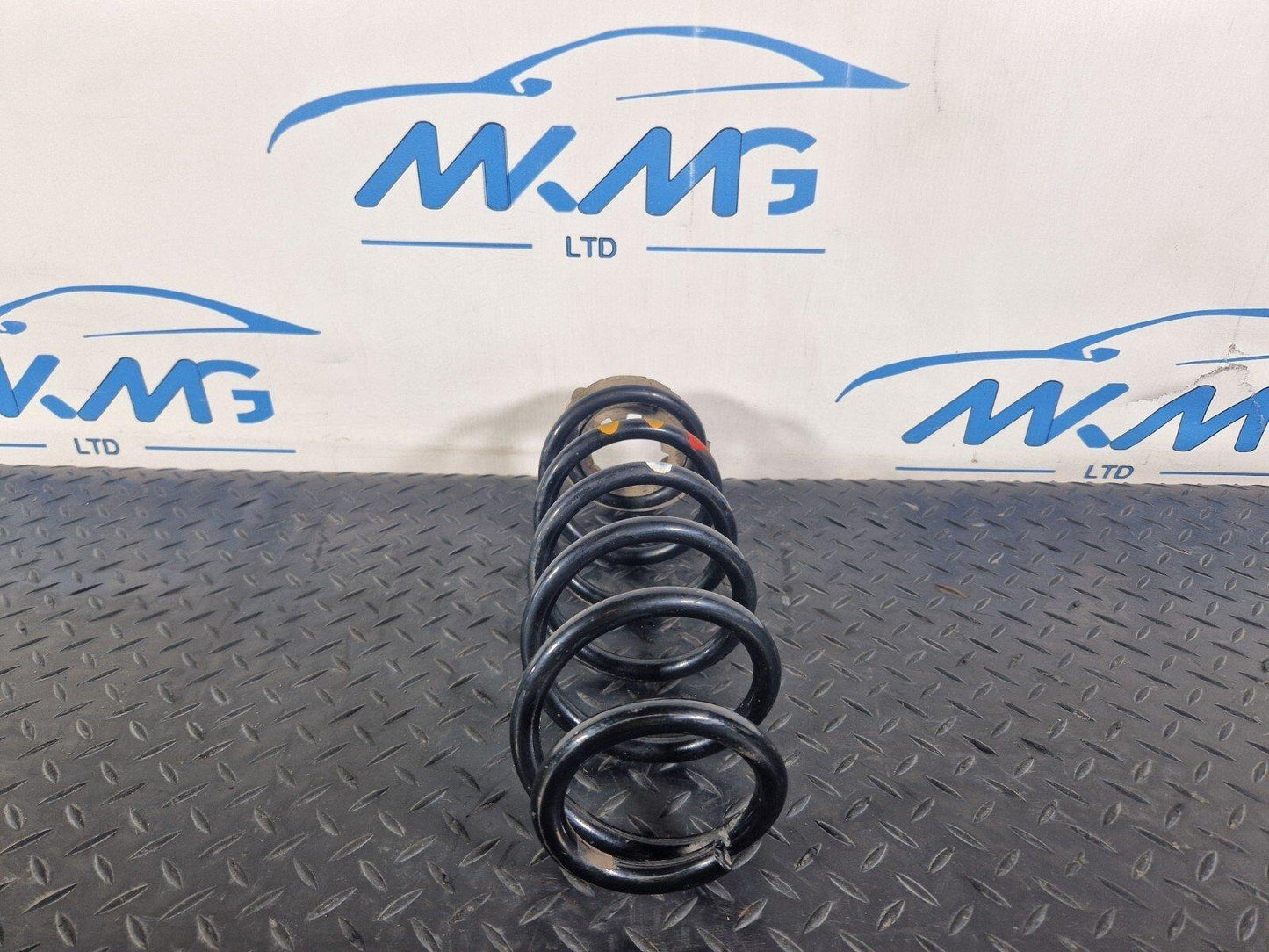 19-ON MERCEDES CLA C118 GENUINE REAR COIL SPRING X1 FITS BOTH SIDES A2473246700