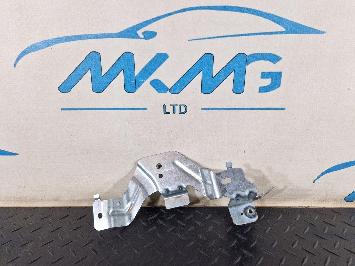 11-19 MERCEDES BENZ ML W166 CARGO COVER FRONT BRACKET GENUINE A1668600914