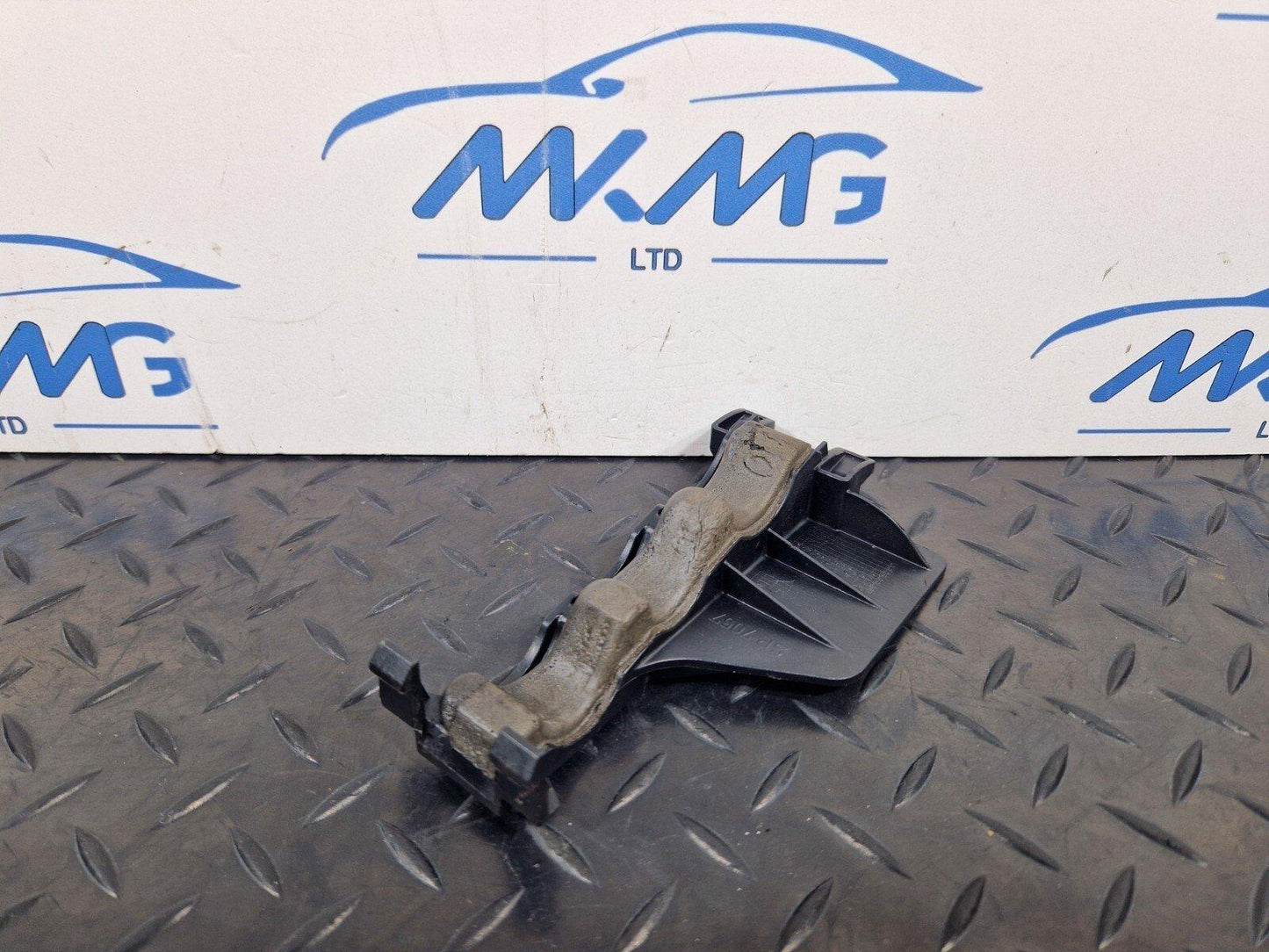 14-21 MERCEDES-BENZ C-CLASS C250D W205 GENUINE PIPE HOLDING BRACKET A2058310798