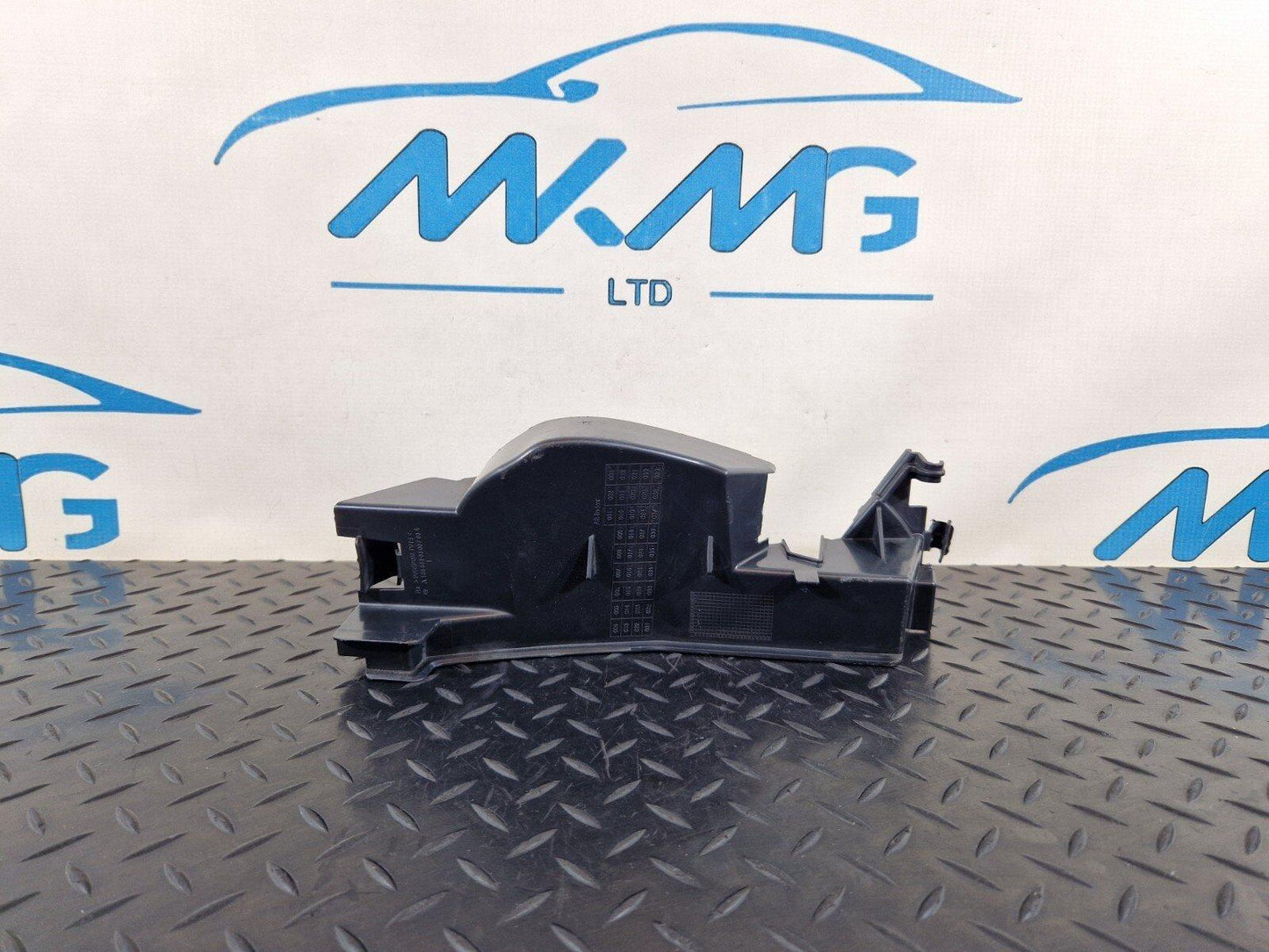 14-20 MERCEDES BENZ GLA 200 X156 OEM FRONT RIGHT AIR FLOW SERRATION A1568880800