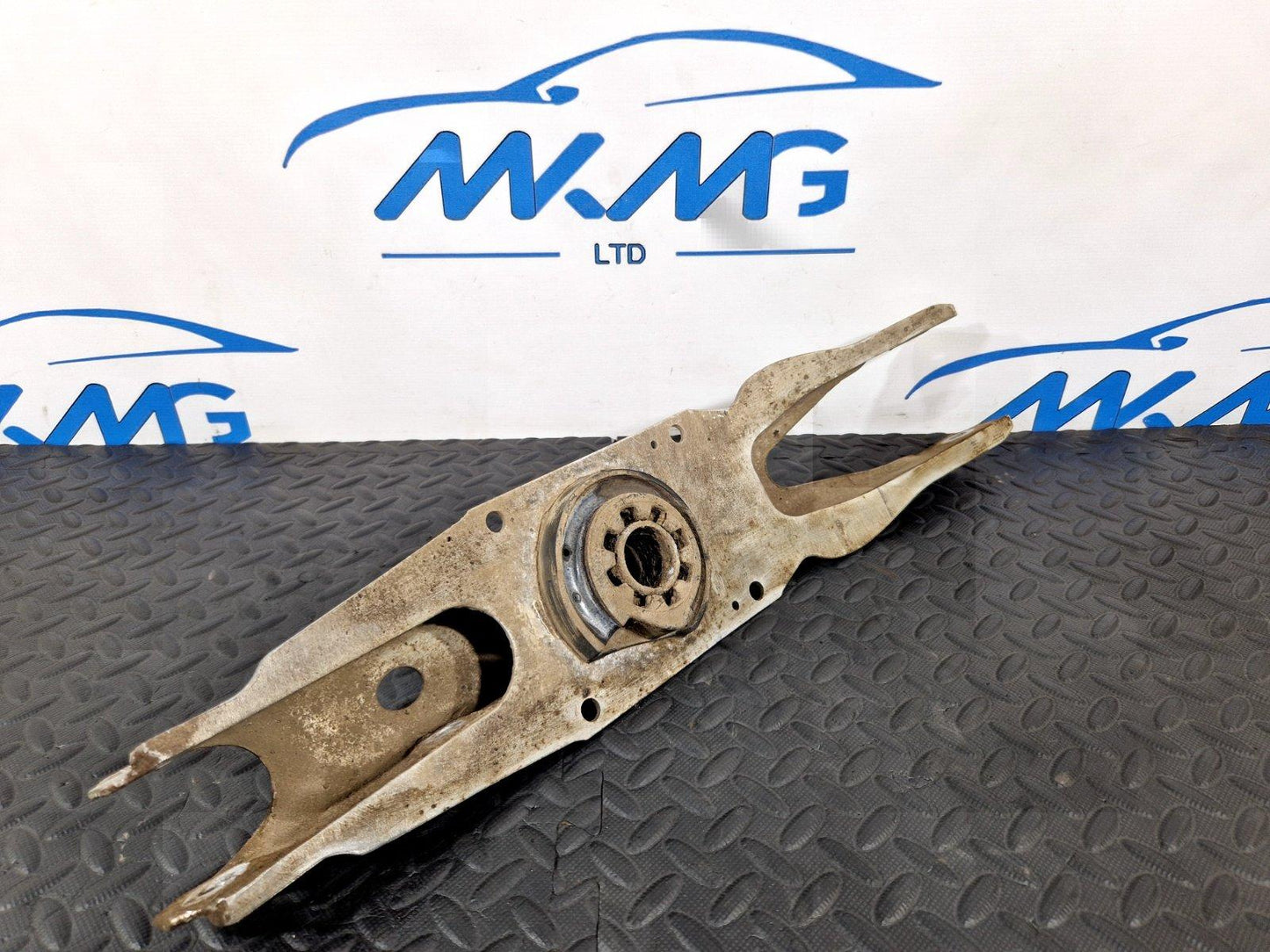 MERCEDES A B CLA W246 W176 C117 REAR LOWER CONTROL ARM SPRING LINK A2463520202