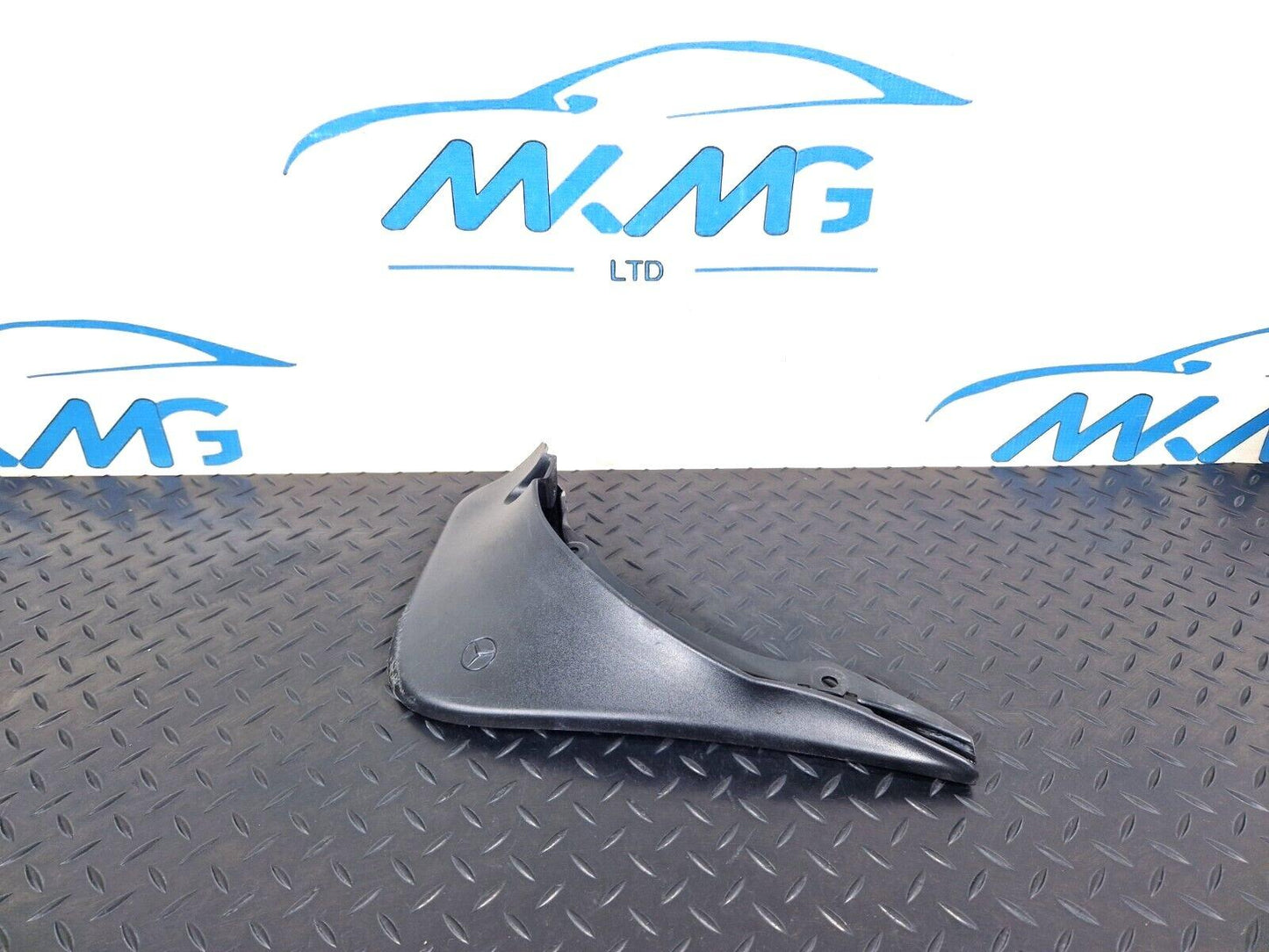 14-21 MERCEDES BENZ C200 W205 SALOON/ESTATE REAR MUD FLAP O/S/N/S A2058900178