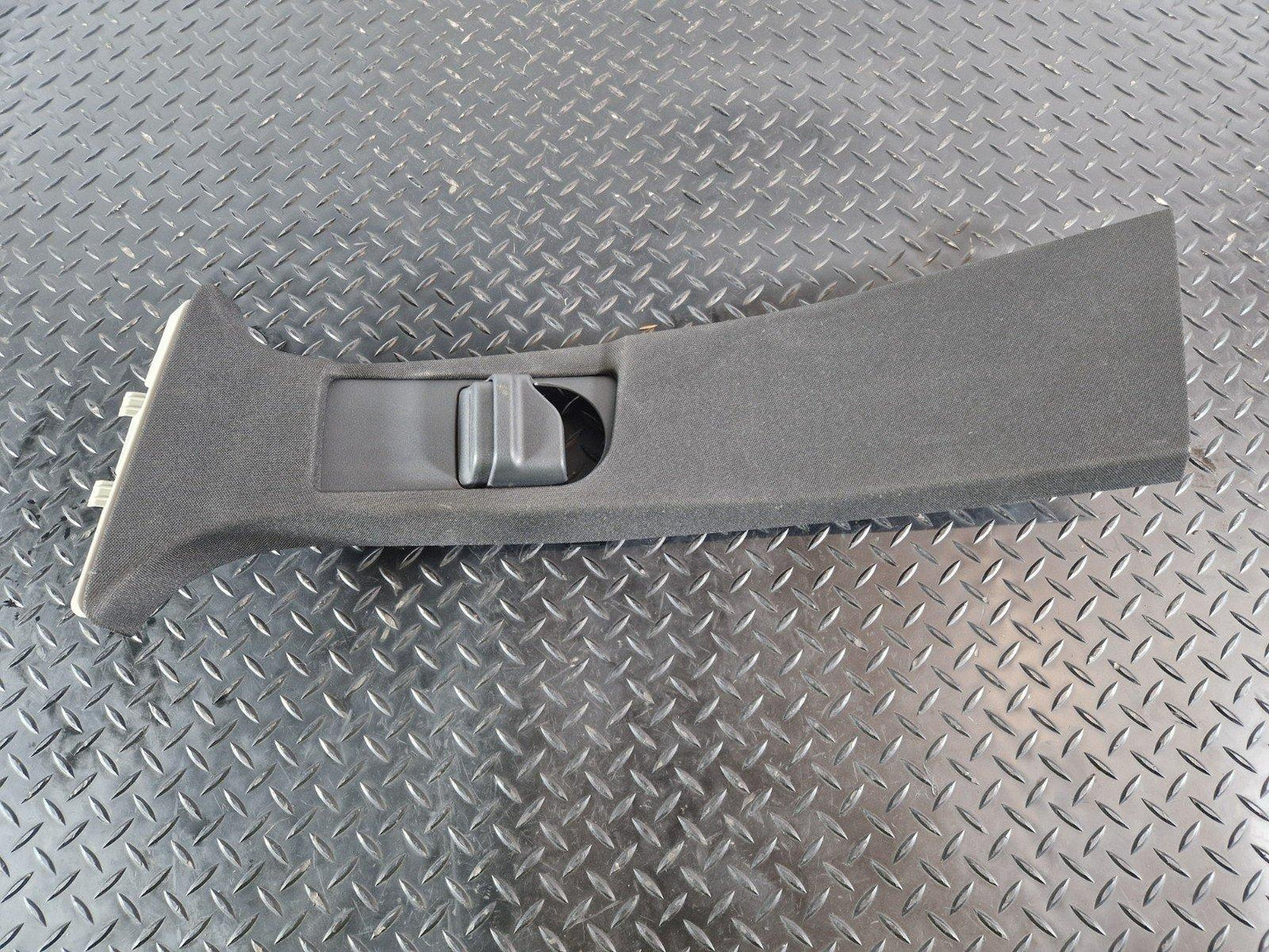16-22 MERCEDES BENZ X253 LEFT N/S PASSENGER SIDE B PILLAR TRIM COVER A2536901325
