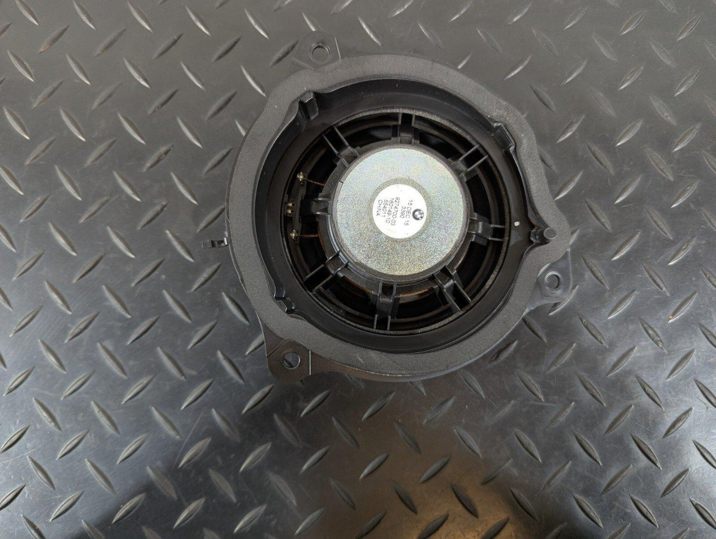 16-22 BMW X1 F48 GENUINE OEM REAR RIGHT DOOR SOUND SPEAKER WITH BRACKET 7350554