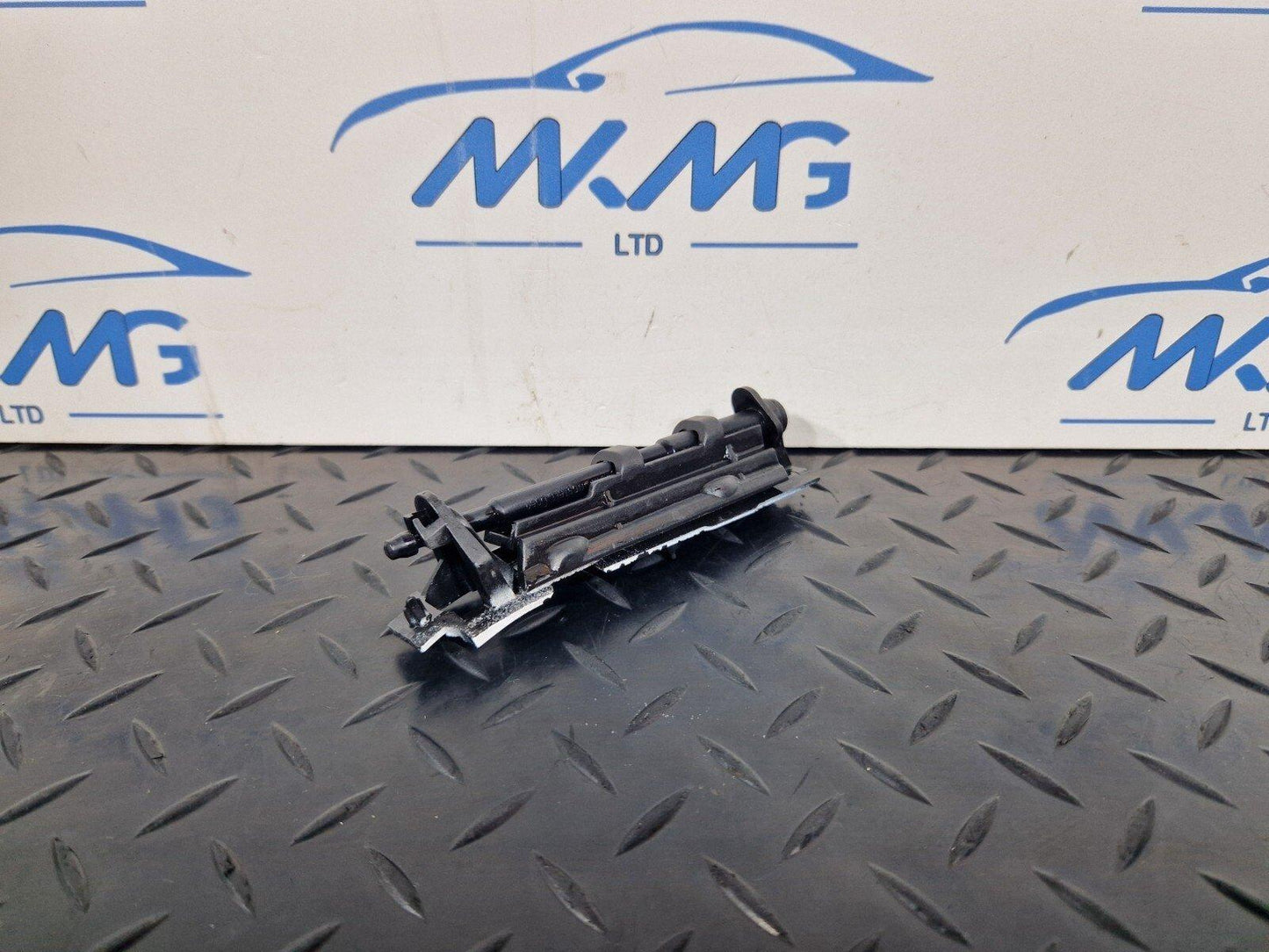 16-23 AUDI S5 COUPE GENUINE REAR RIGHT BUMPER BRACKET HOLDER 8W6807890