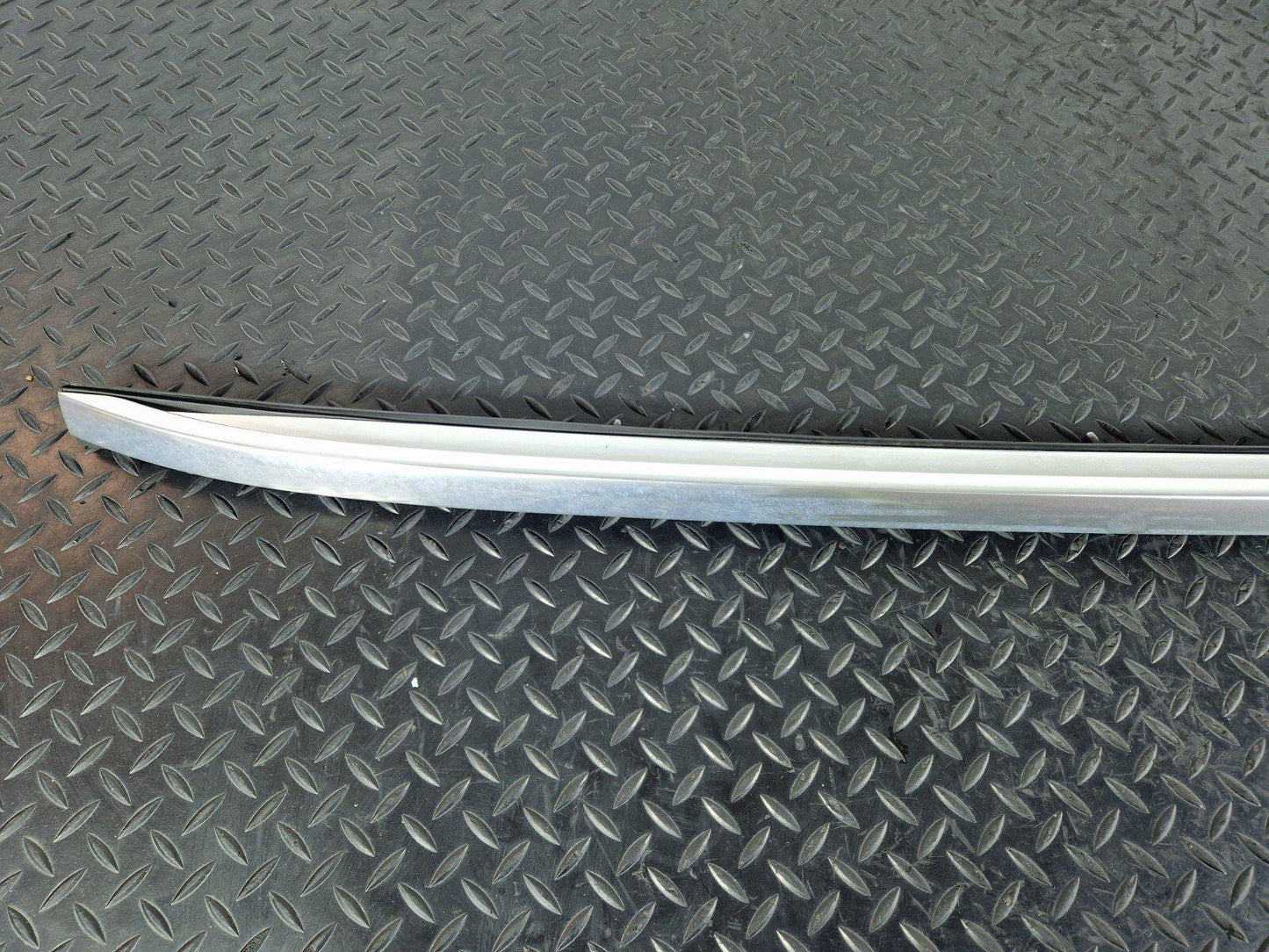 14-19 MERCEDES BENZ GLA X156 OEM LEFT PASSENGER SIDE N/S ROOF RAIL A1568900393