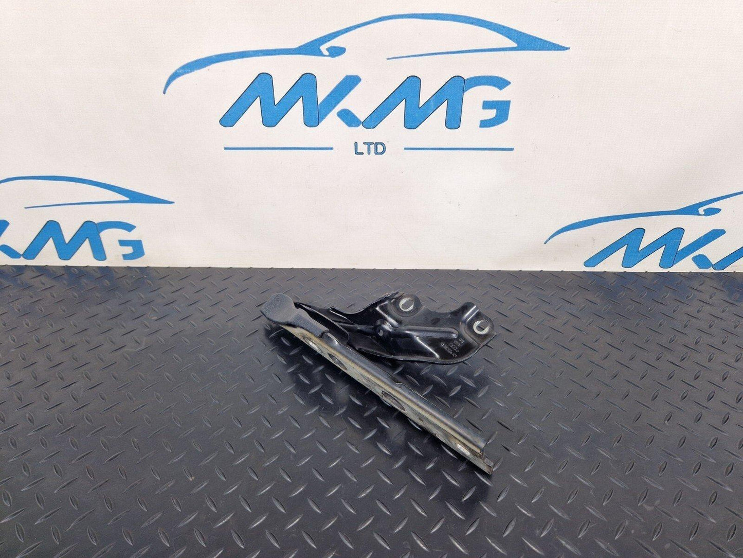 10-18 AUDI A7 4G S-LINE FRONT HOOD BONNET DRIVERS RIGHT SIDE HINGE 4G8823302D
