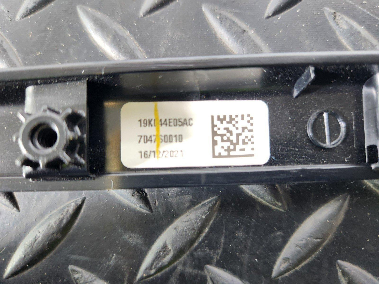 19-ON RANGE ROVER EVOQUE L551 GENUINE CONSOLE TRIM K8D2044E06A