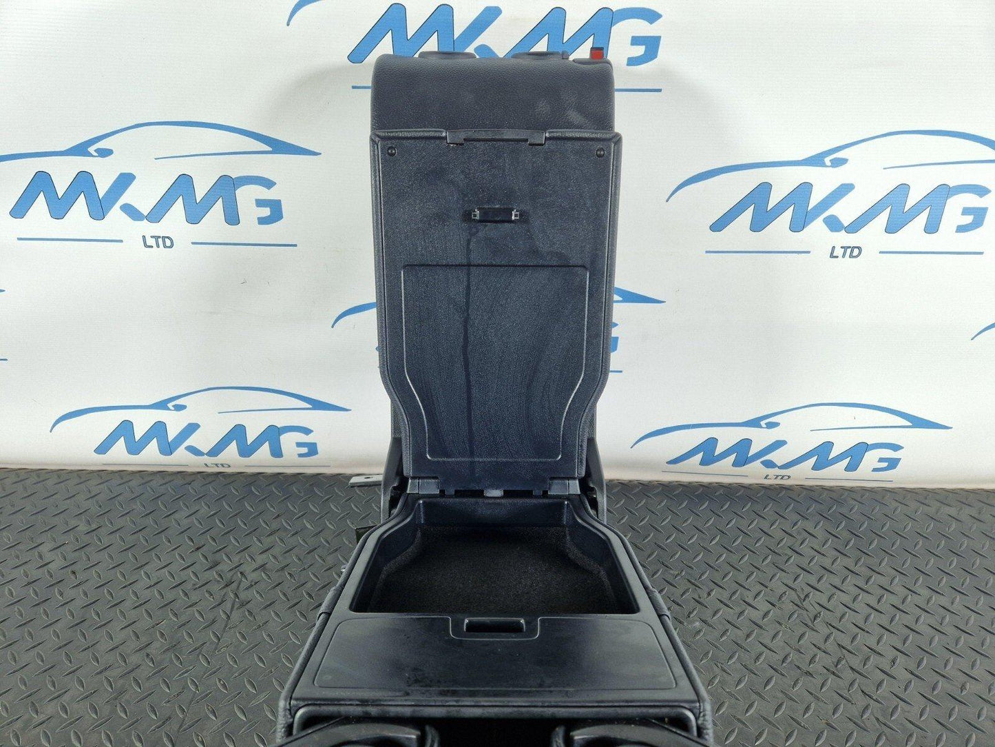 14-21 MERCEDES BENZ C300h W205 OEM REAR CENTER MIDDLE SEAT LEATHER ARM REST