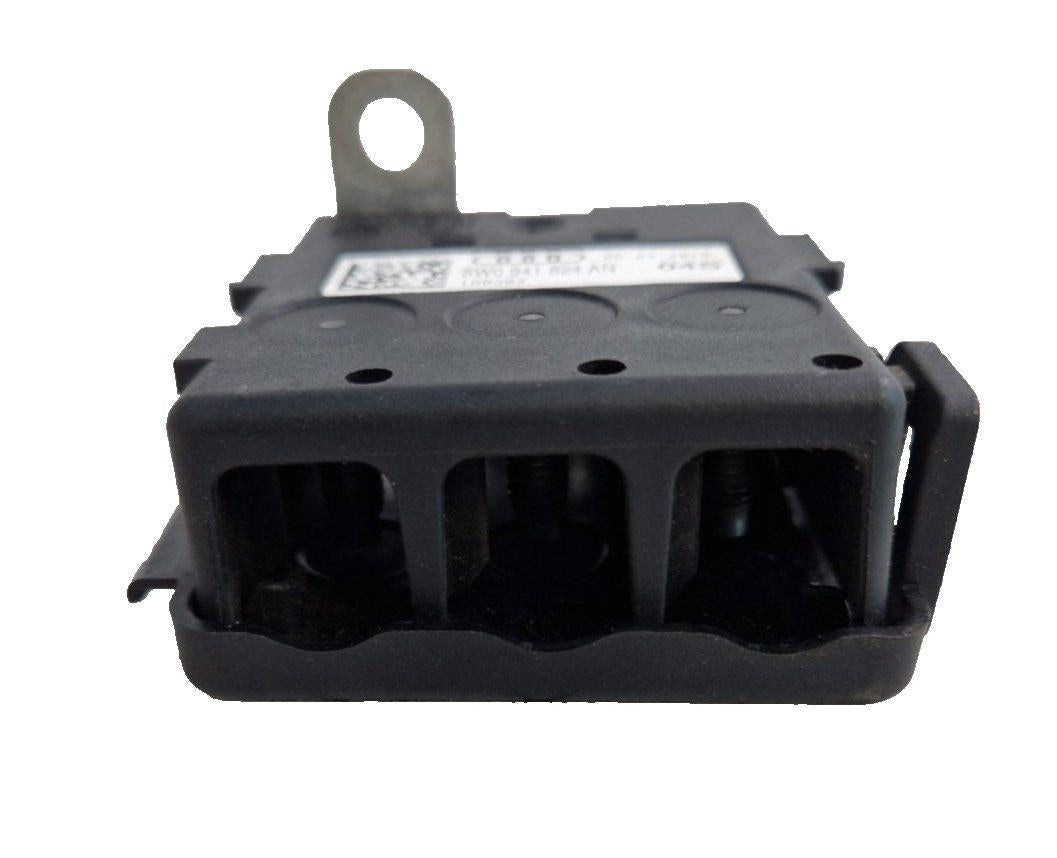 16-19 AUDI A4 B9 SPORT FUSE BOX POWER DISTRIBUTION CONTROL MODULE 8W0941824AN