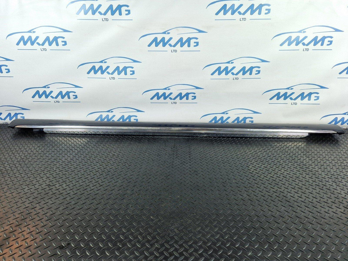 10-17 AUDI A8 4H RIGHT O/S LOWER SILL SKIRT COVER TRIM IN BLUE 4H0853860D