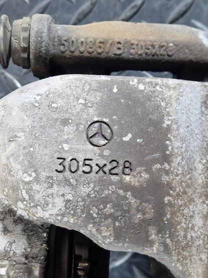 14-21 MERCEDES BENZ C200 W205 2.0 PETROL FRONT RIGHT O/S BRAKE CALIPER A20504