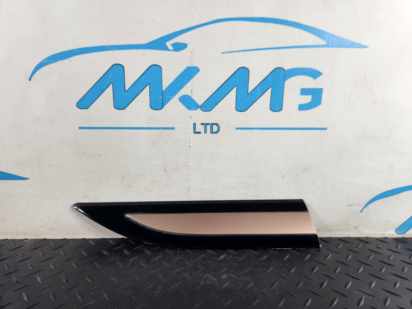 Land Rover Range Rover Evoque SUV Front Right Fender Trim Damaged K8D229426AB