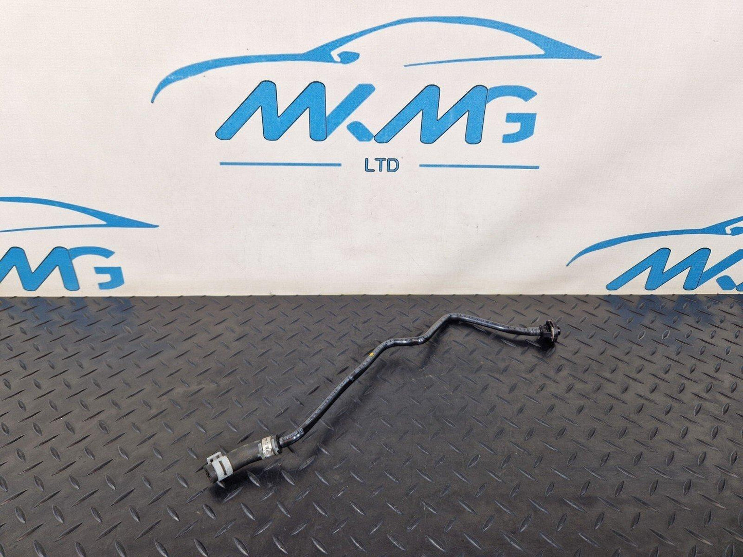 14-21 MERCEDES BENZ W205 ENGINE WATER COOLANT HOSE PIPE LINE  A2742000782