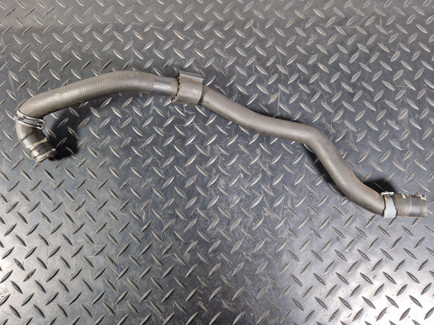 16-19 AUDI A4 B9 2.0TDI DEU GENUINE WATER COOLANT HOSE PIPE 8W0145947A