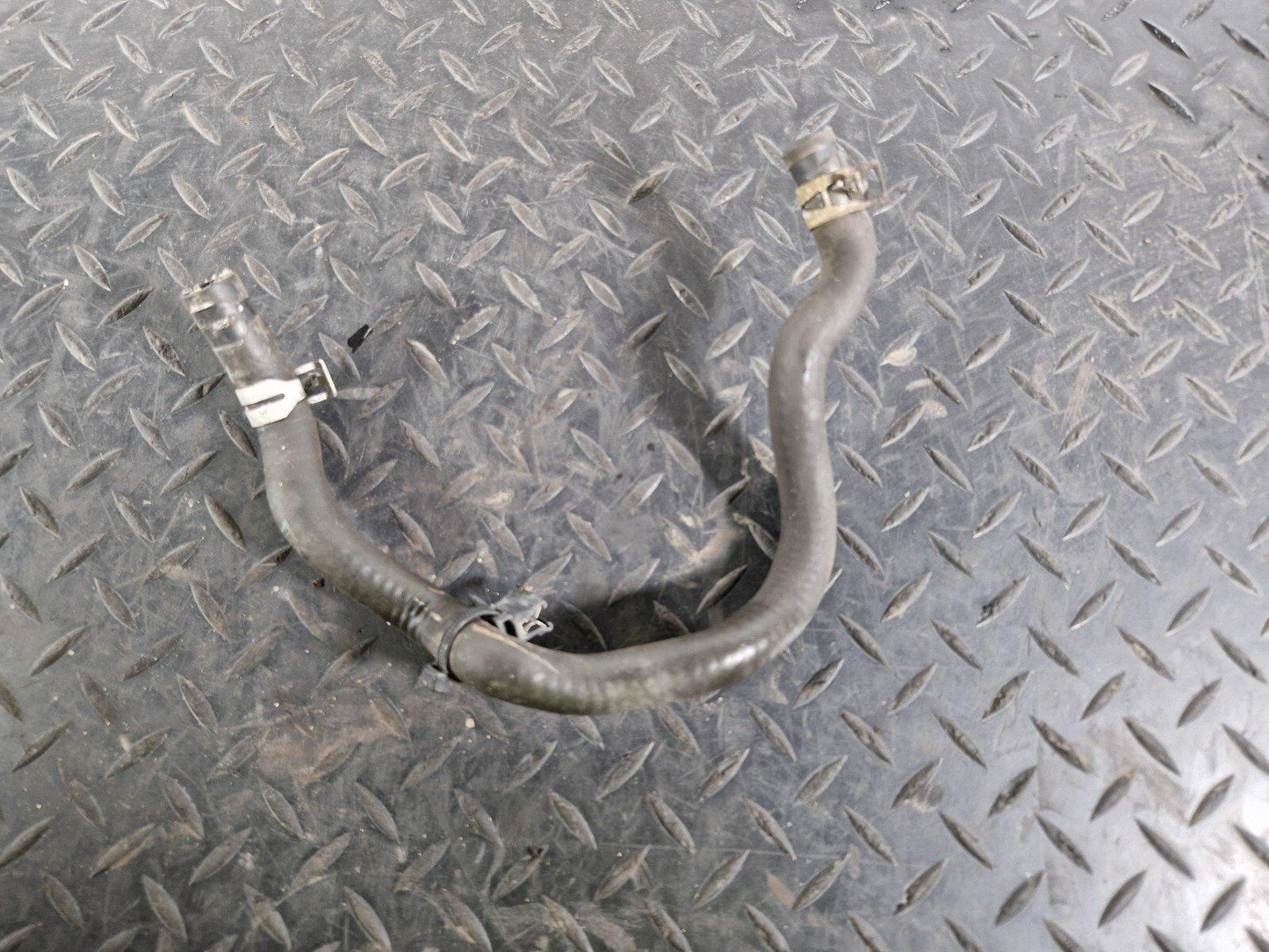 19-ON MERCEDES A CLA W177 C118 1.3 HYBRID WATER COOLANT PIPE A2475010330