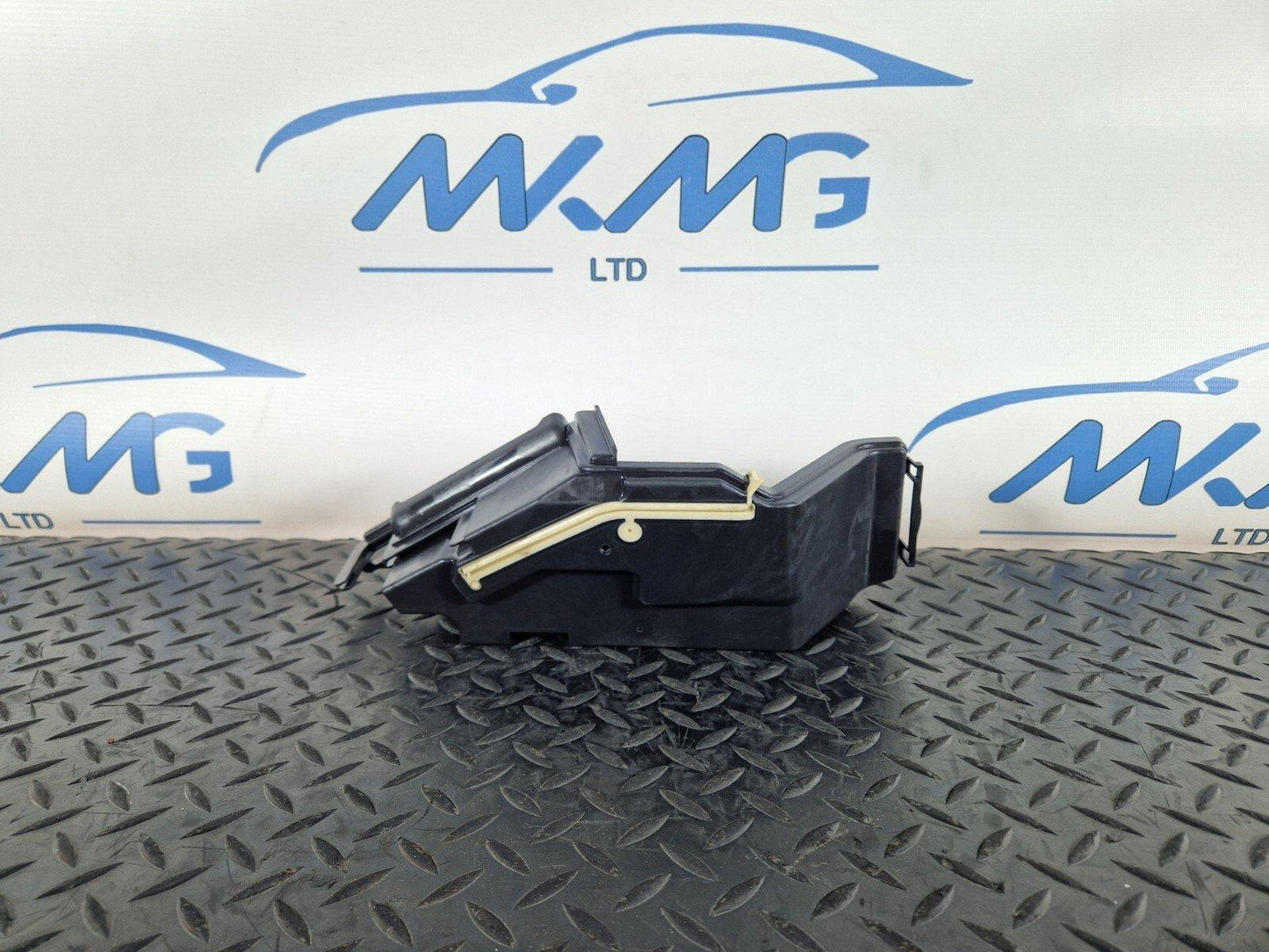 20-24 BMW 1 2 SERIES F40 GENUINE ECU ENGINE BOX COVER 8581751