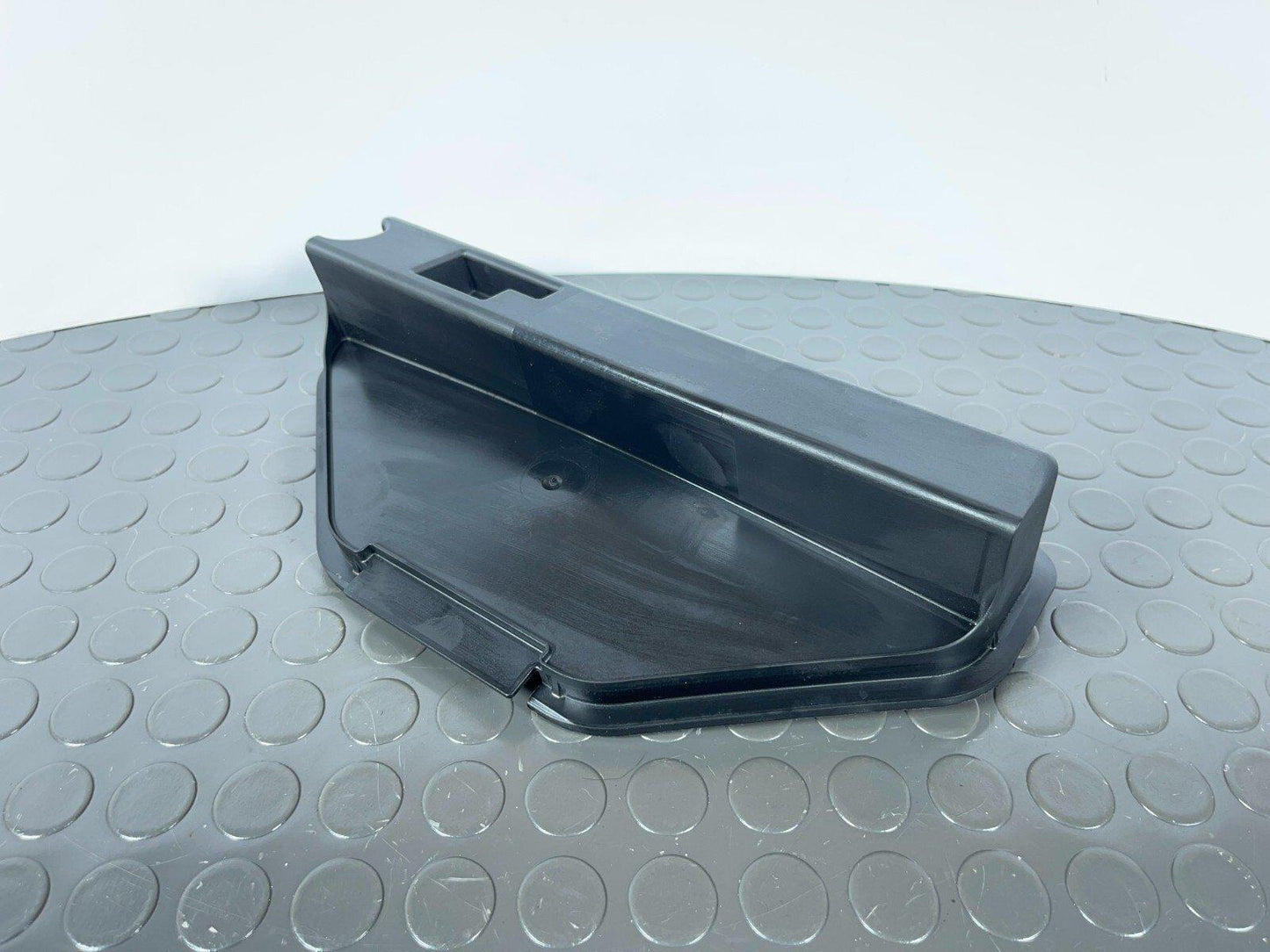 16-19 AUDI A4 B9 SALOON GENUINE WARNING TRIANGLE MOUNT 8W5827569