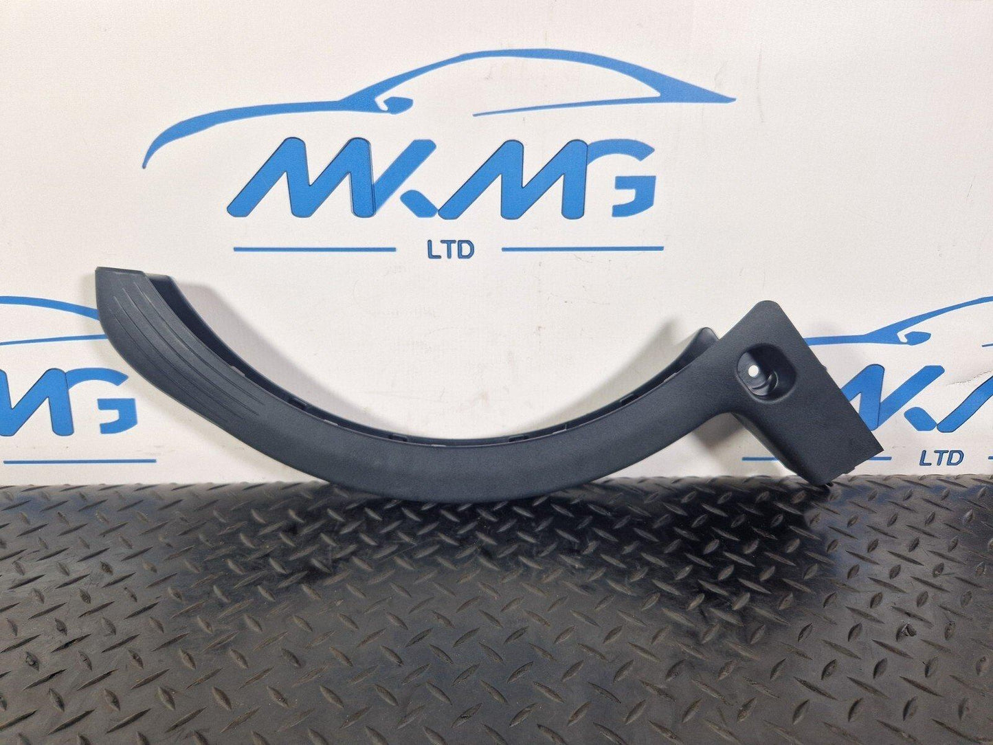 19-ON MERCEDES BENZ A CLASS EQ W177 V177 TAILGATE HINGE COVER N/S A1778210000