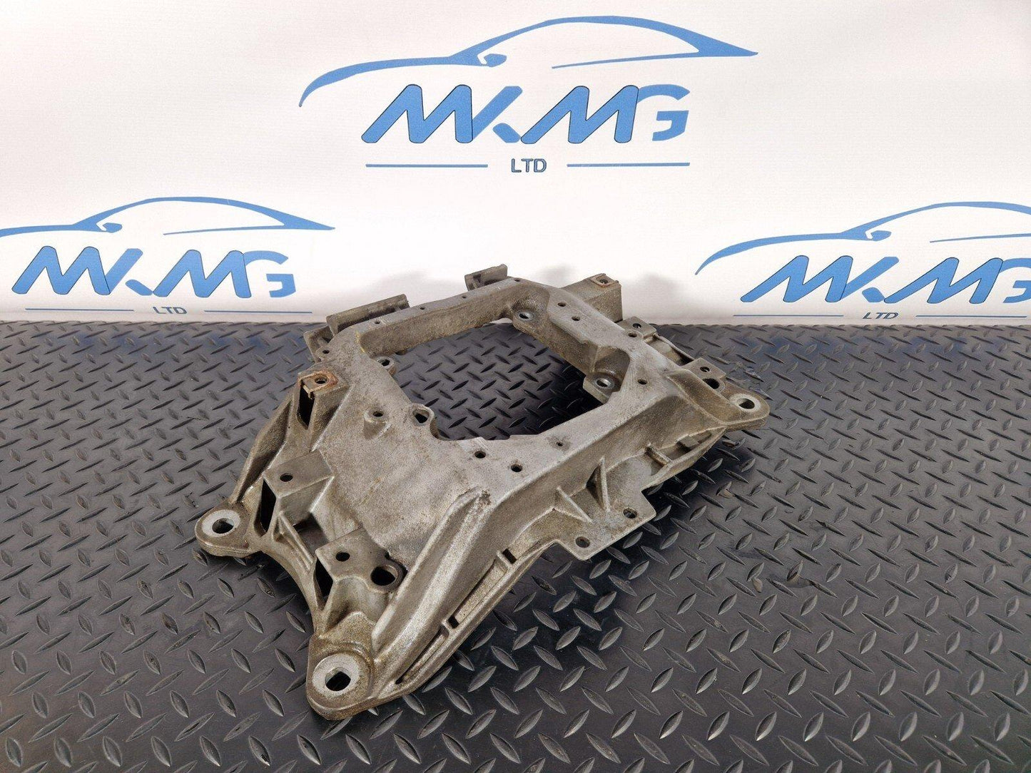 10-18 AUDI A7 4G S-LINE GEARBOX TRANSMISSION BRACKET HOLDER MOUNT 4G0399263R