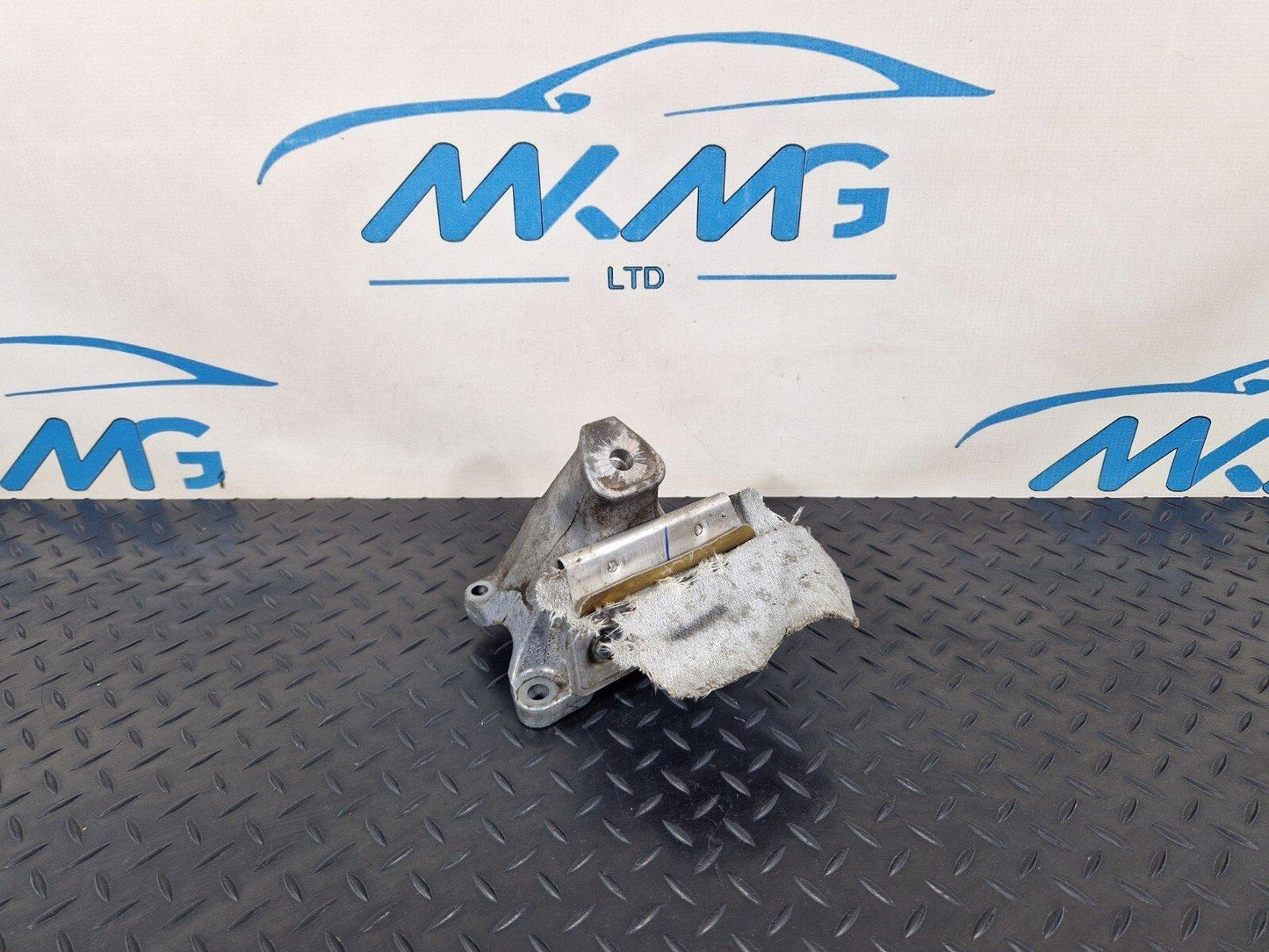 12-17 AUDI S5 CONVERTIBLE FRONT LEFT ENGINE MOUNT BRACKET 8K0199307BG 8K0199387
