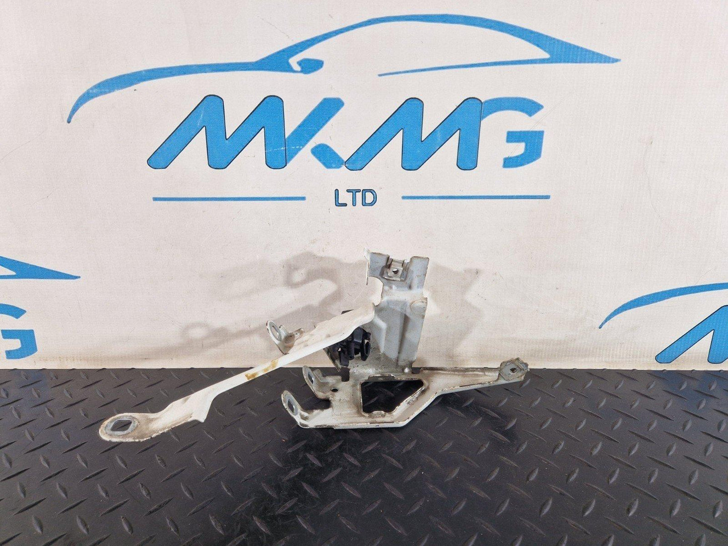 11-18 BMW 6 SERIES F13 BONNET HOOD ADJUSTER BRACKET FITS LEFT & RIGHT 7183752