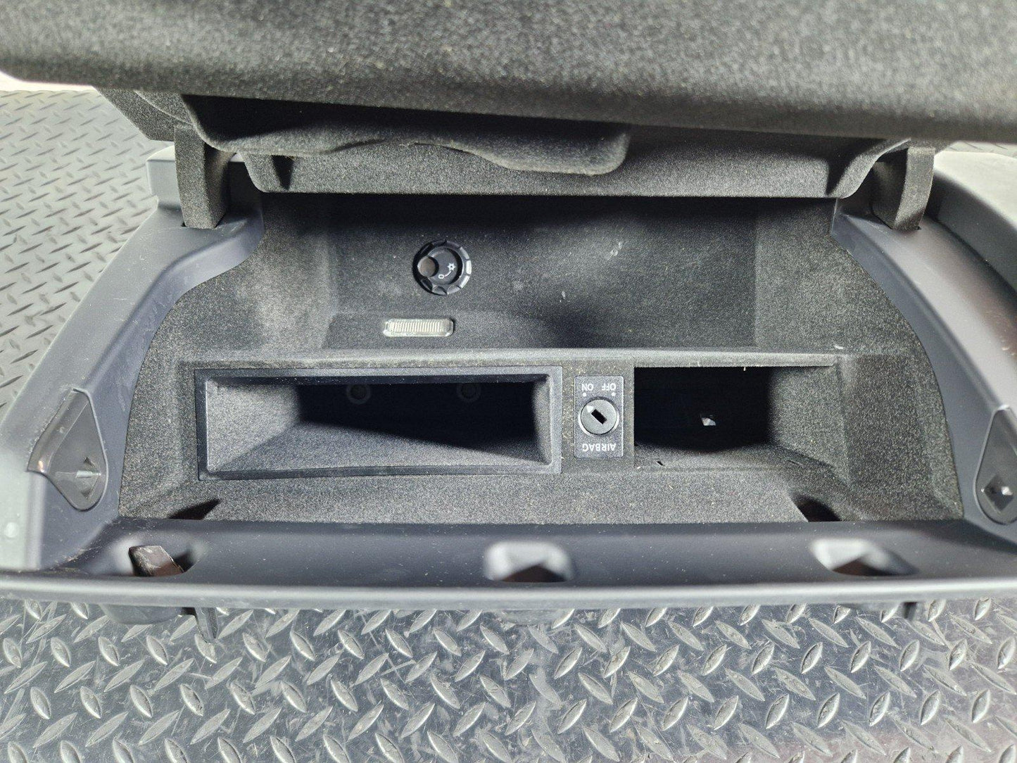 10-17 AUDI A8 4H GENUINE GLOVE BOX STORAGE BOX IN BLACK 4H2857095